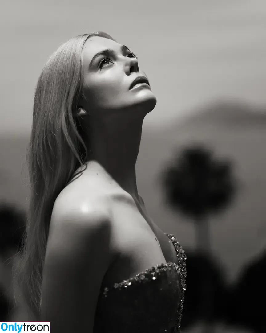 Elle Fanning nude photo #2988 (ellefanning)