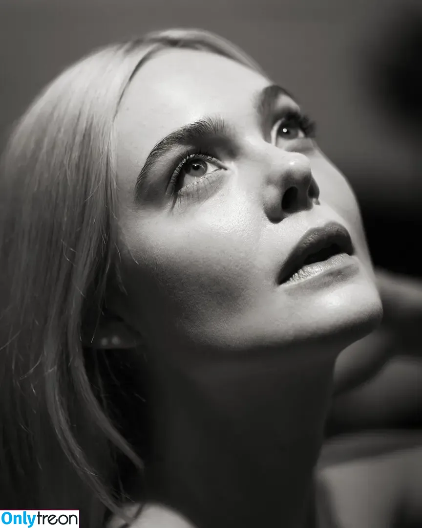 Elle Fanning nude photo #2989 (ellefanning)