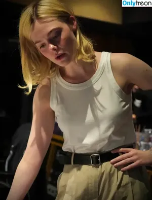 Elle Fanning / ellefanning nude photo #3001