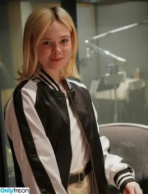 Elle Fanning / ellefanning nude photo #3002