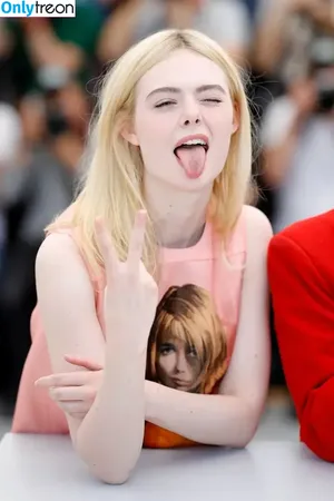 Elle Fanning / ellefanning nude photo #3003