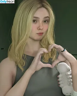 Elle Fanning / ellefanning nude photo #3005