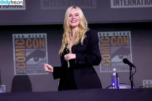 Elle Fanning / ellefanning nude photo #3013