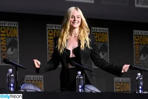 Elle Fanning / ellefanning nude photo #3022