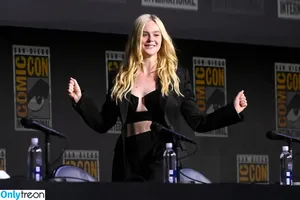 Elle Fanning / ellefanning nude photo #3023
