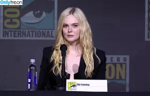 Elle Fanning / ellefanning nude photo #3030