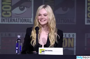 Elle Fanning / ellefanning nude photo #3031