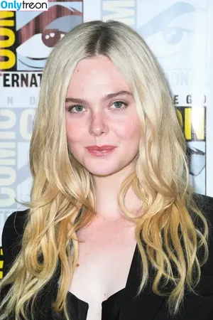 Elle Fanning / ellefanning nude photo #3038