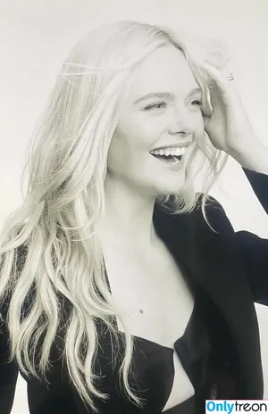 Elle Fanning / ellefanning nude photo #3125