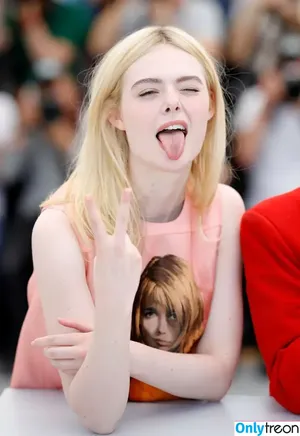 Elle Fanning / ellefanning nude photo #3138