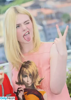 Elle Fanning / ellefanning nude photo #3143
