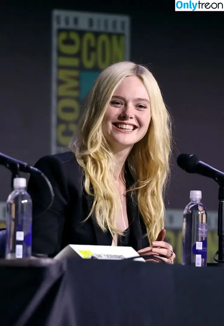 Elle Fanning nude photo #3010 (ellefanning)