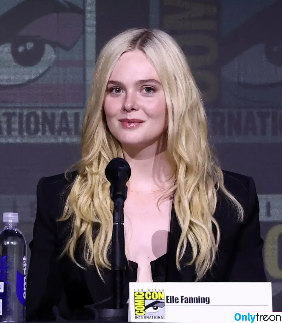 Elle Fanning nude photo #3018 (ellefanning)