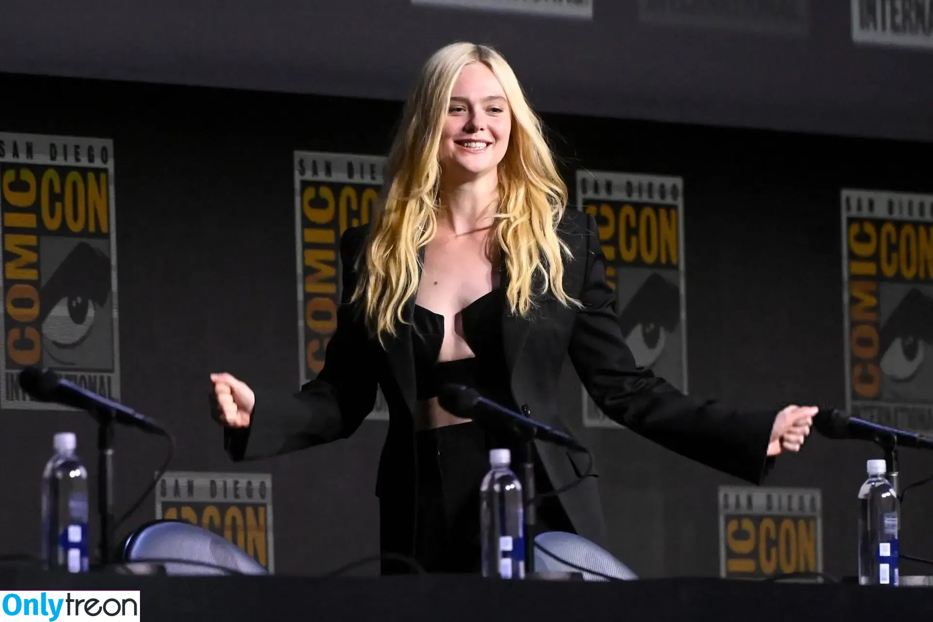 Elle Fanning nude photo #3022 (ellefanning)