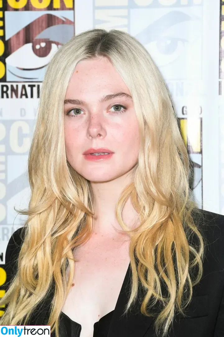 Elle Fanning nude photo #3037 (ellefanning)