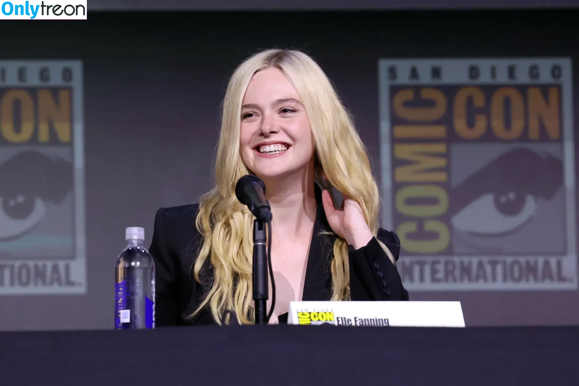Elle Fanning nude photo #3047 (ellefanning)