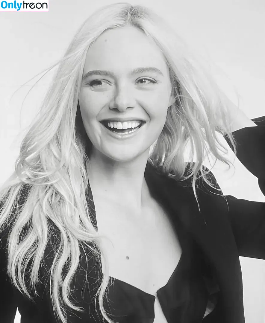 Elle Fanning nude photo #3133 (ellefanning)