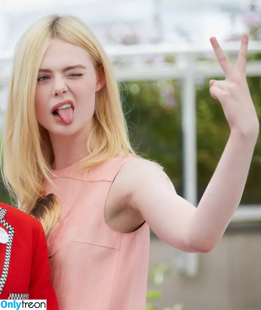 Elle Fanning nude photo #3141 (ellefanning)