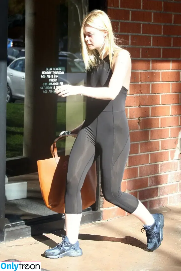 Elle Fanning nude photo #3173 (ellefanning)