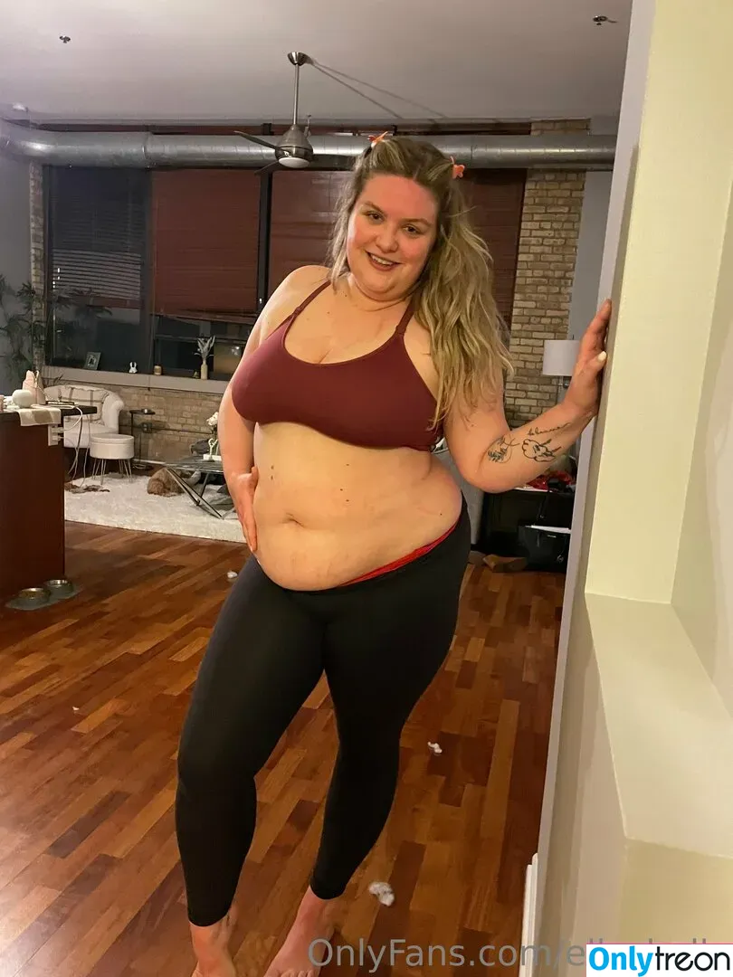 ellesbelly nude photo #0004 (ellesbelly)
