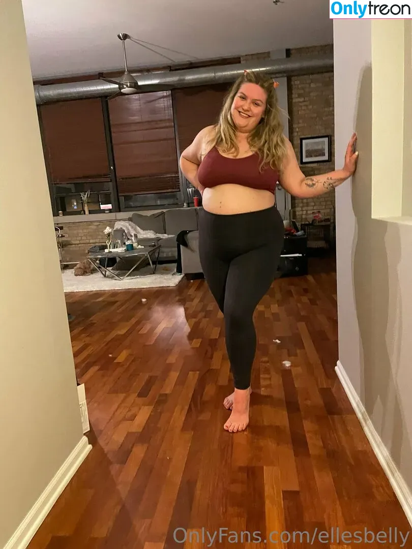 ellesbelly nude photo #0012 (ellesbelly)