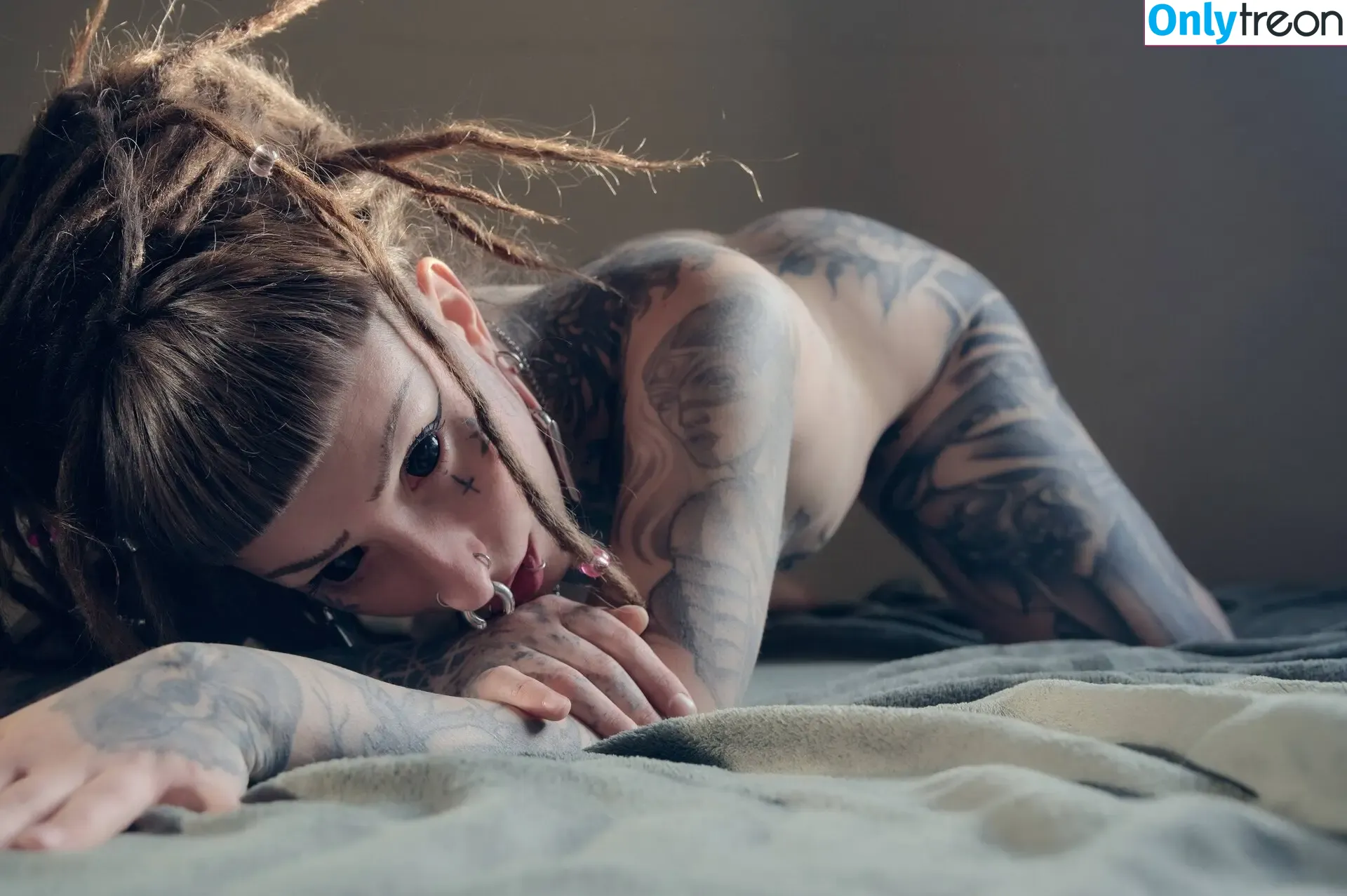 ElliDings666 nude photo #0100 (elli_dings666 / skyress_vip)