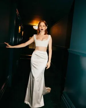 Ellie Bamber / elliebamber_ / honeybambs nude photo #0009