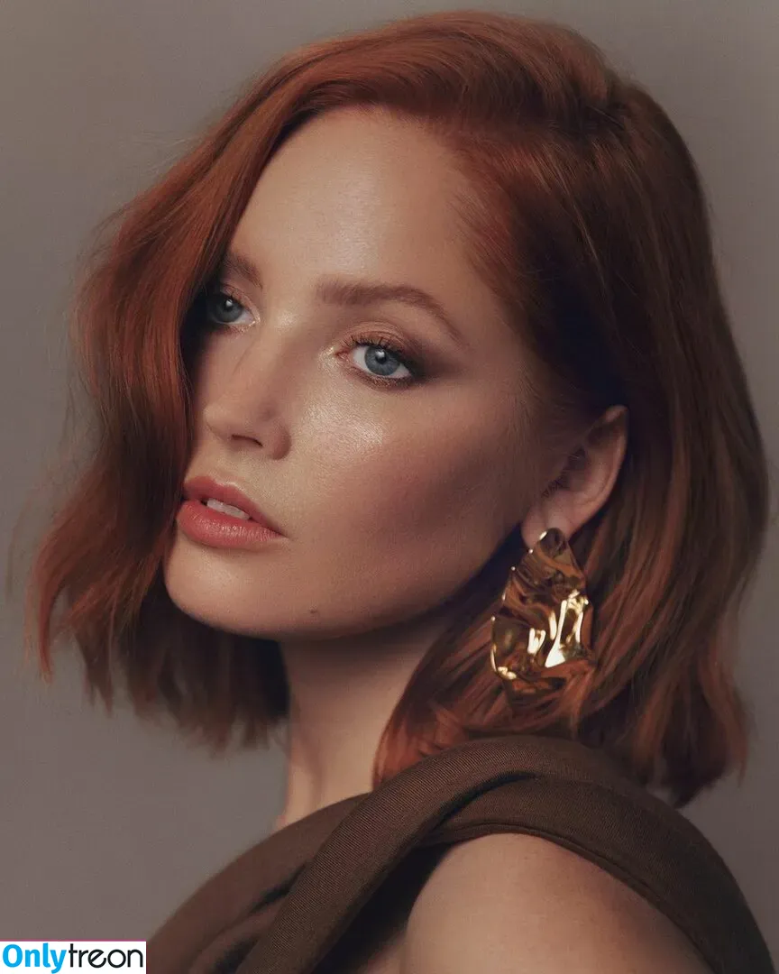 Ellie Bamber nude photo #0003 (elliebamber_ / honeybambs)