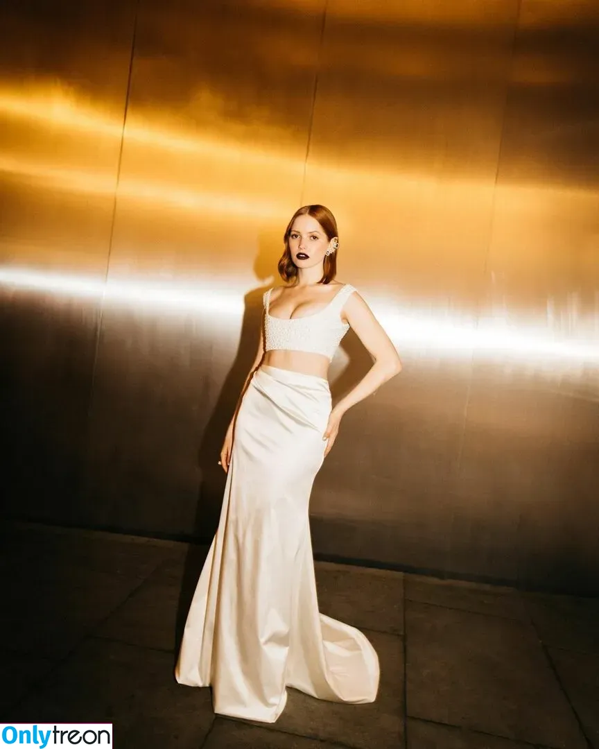 Ellie Bamber nude photo #0007 (elliebamber_ / honeybambs)