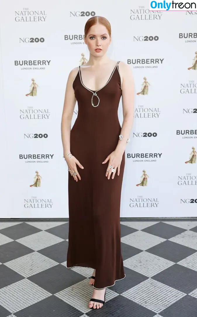 Ellie Bamber nude photo #0070 (elliebamber_ / honeybambs)