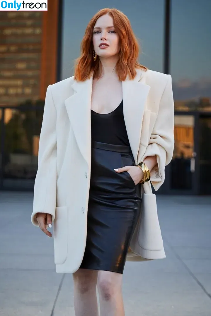 Ellie Bamber nude photo #0140 (elliebamber_ / honeybambs)