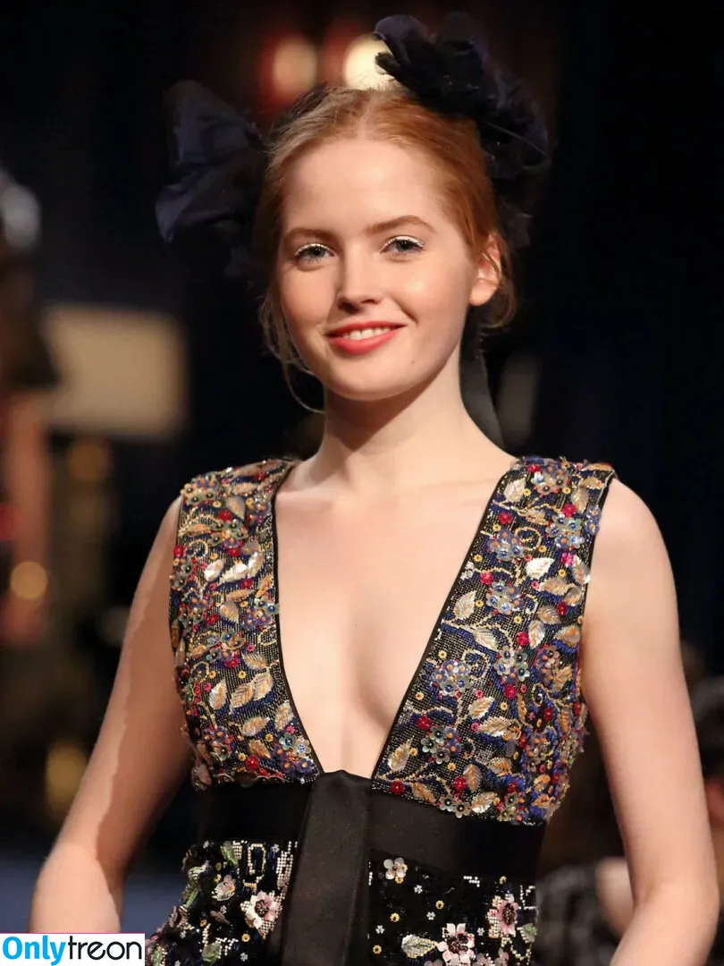 Ellie Bamber nude photo #0187 (elliebamber_ / honeybambs)