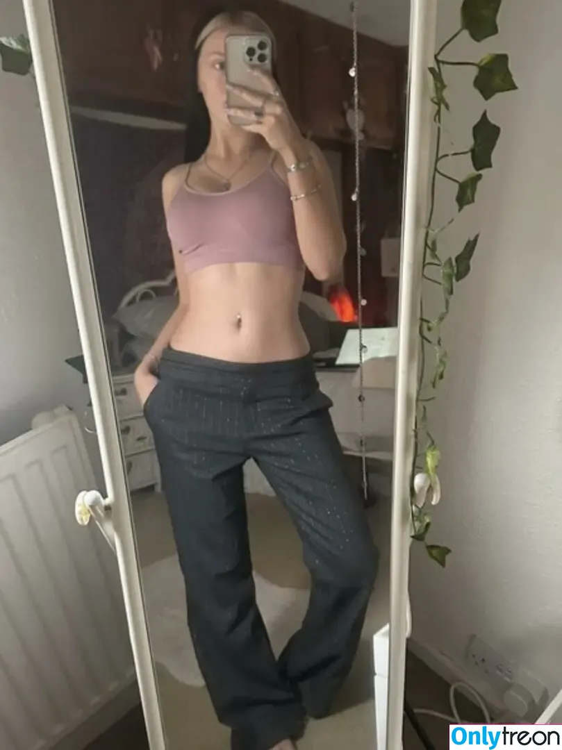Ellie Done nude photo #0001 (elliedonex / sisbliss)