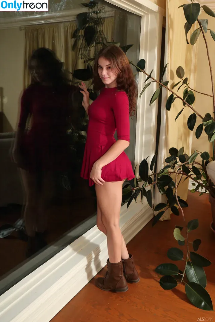 Ellie Eilish nude photo #0246 (ellie_theperv / ellieeilishx)