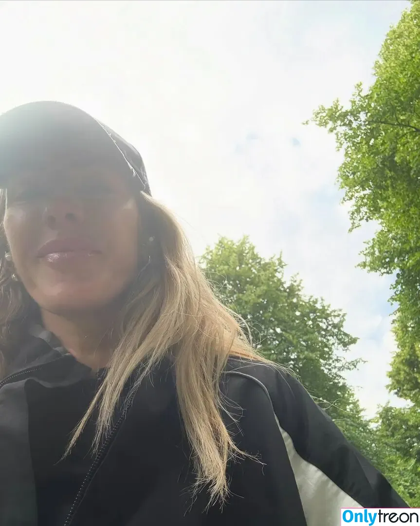 Ellie Goulding nude photo #0968 (elliegoulding / zarinamae)