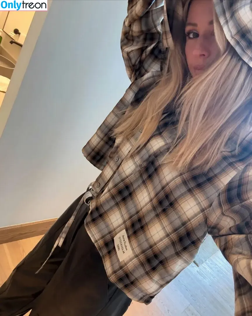 Ellie Goulding nude photo #0970 (elliegoulding / zarinamae)
