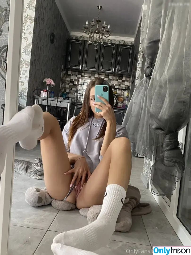 Ellie Leen nude photo #0449 (Ellieleen1 / itsnotellieleen)