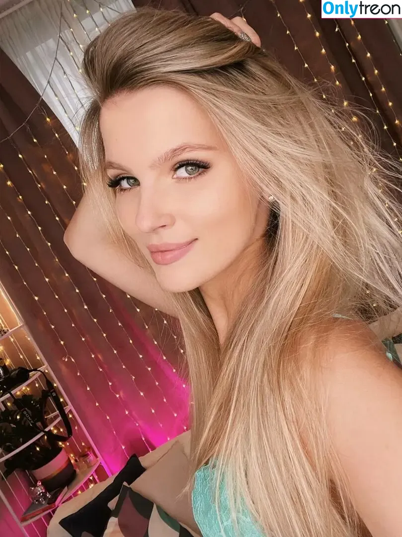 Ellie Moore nude photo #0010 (Ellie Moore)