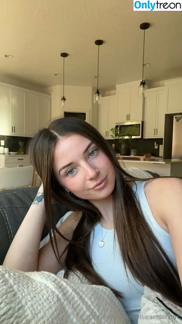 ellieanderson nude photo #0037 (ellieanderphd)