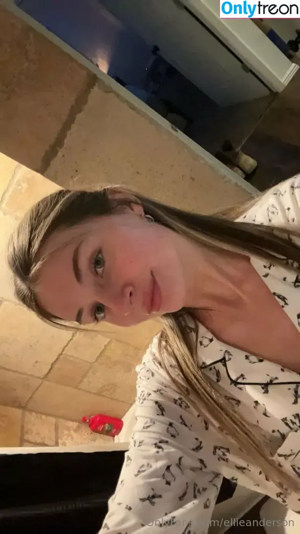 ellieanderson nude photo #0060 (ellieanderphd)