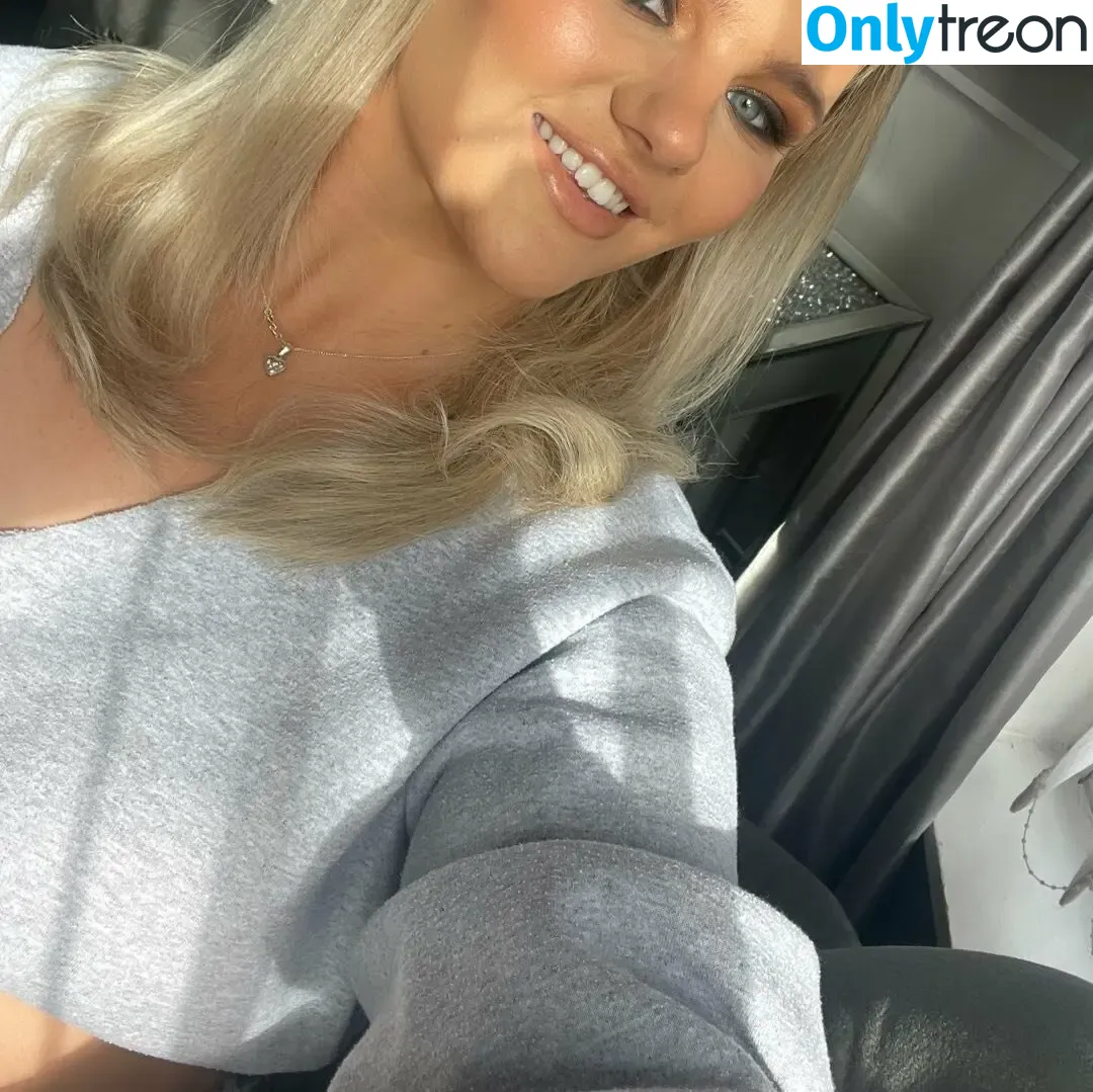 Ellis Lunt nude photo #0002 (ellisluntt)