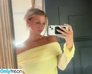 ellyy.ann / ellie_ann / elly / elly.ann nude photo #0252