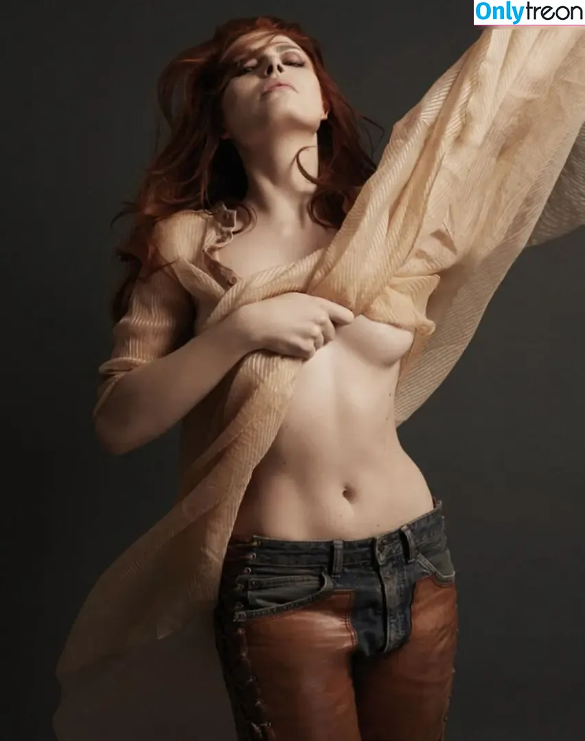 Elodie Frege nude photo #0006 (elodiefrege)