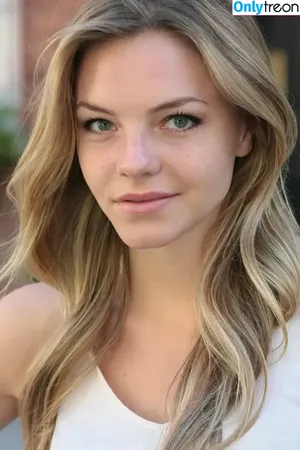 Eloise Mumford / eloisemumford nude photo #0001