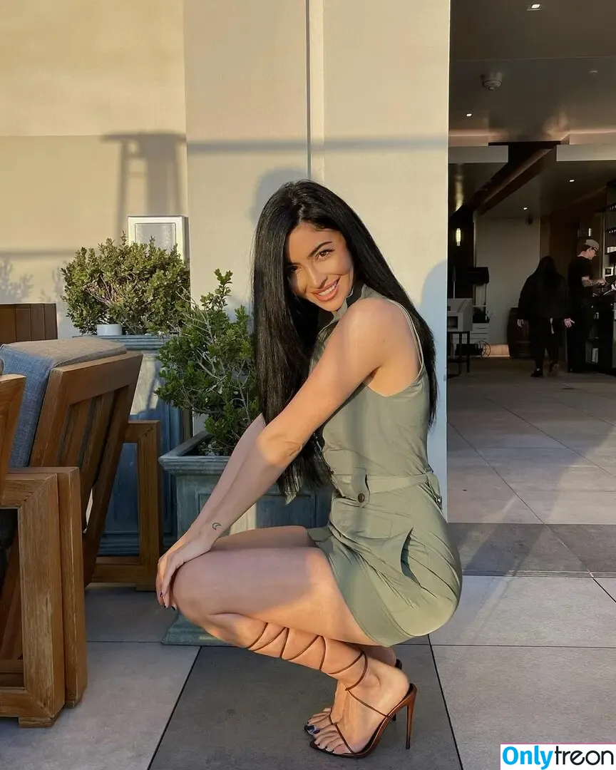 Elwa Saleh nude photo #0124 (elwasaleh)