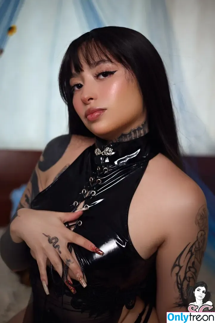 Emelody nude photo #0002 (emelodyworldwide / themelodylane)