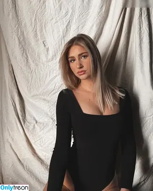 emelyhoermedinger / mischiidc nude photo #0050