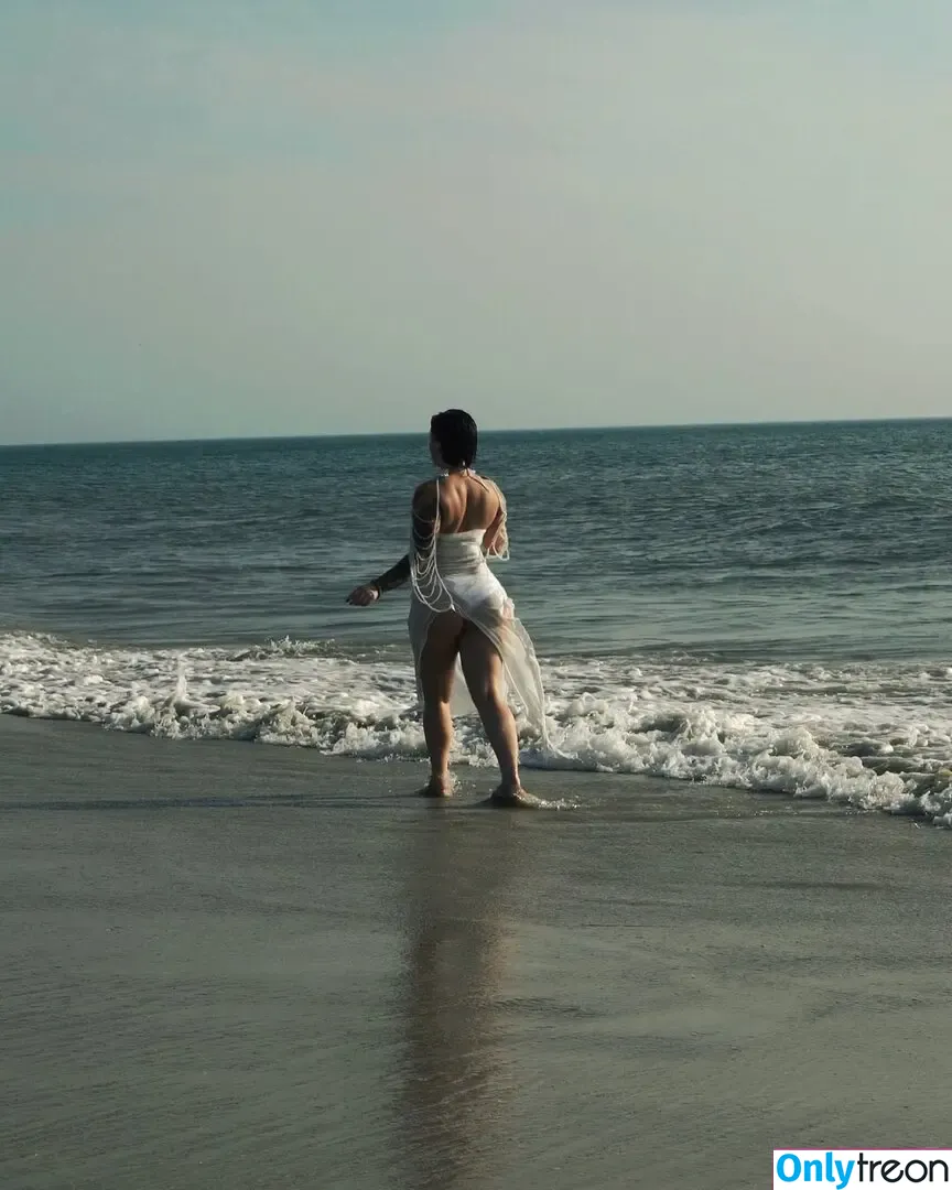 EmeryEXP nude photo #0006 (EmeryPan)