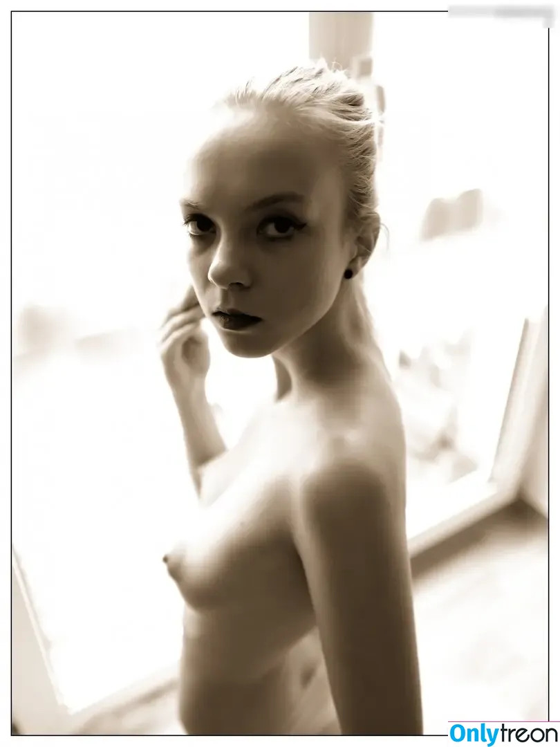 Emi Im Wunderland nude photo #0855 (Instagram / Model-Kartei / posts)