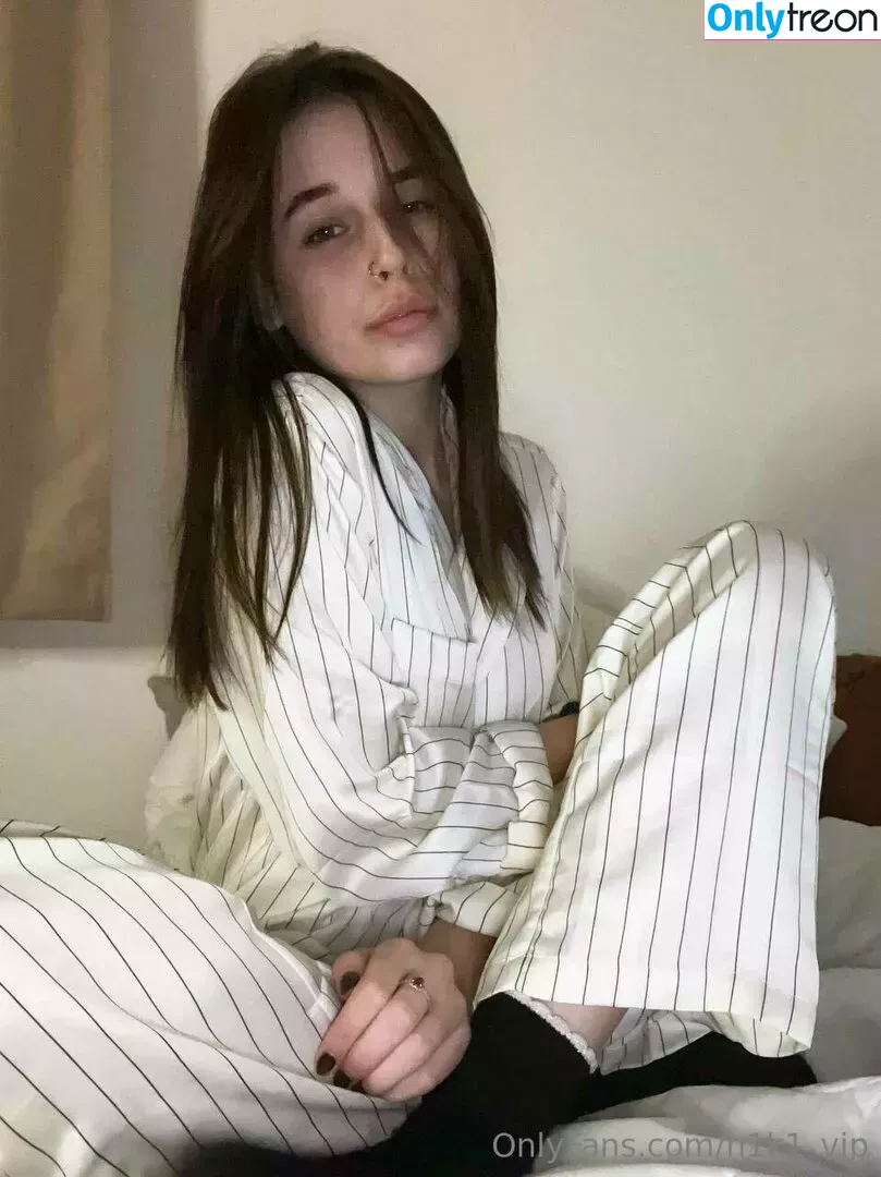 emilage nude photo #0012 (maximummileage)